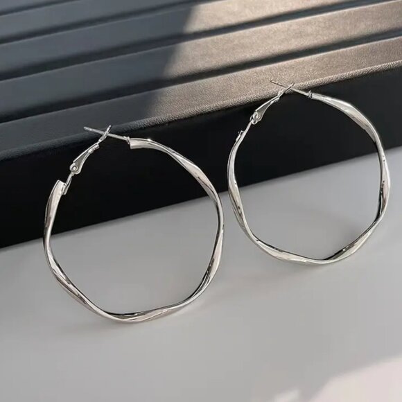 14K White Gold Womens Large Twisted Hoop Earrings Ladies 14 Karat